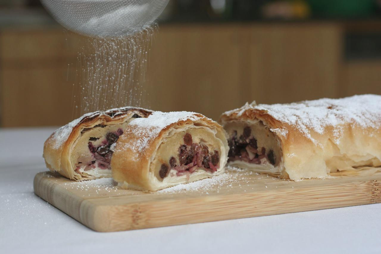 Cherry_Strudel_-_Leigh_picture